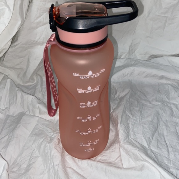 NWT Keepto pink opaque 34 ounce water bottle. Cleaning brush included. One size. - Picture 3 of 10